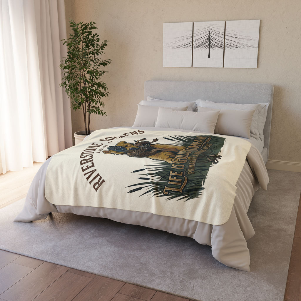 Riverstone Goldens Hunting Cozy Fleece Sherpa Blanket